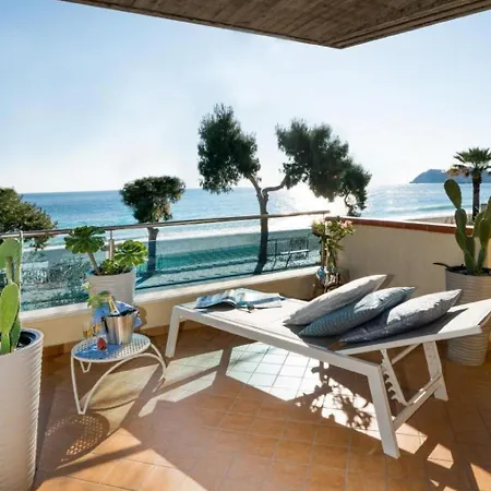 Διαμέρισμα Beachfront By Interhome